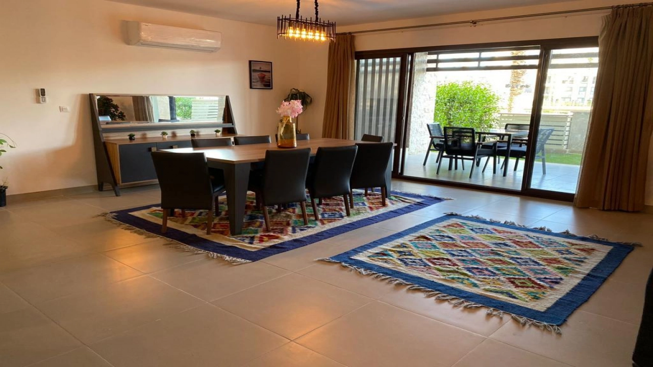 شاليه للايجار في مراسي مارينا ارضي بجاردن 3 غرف