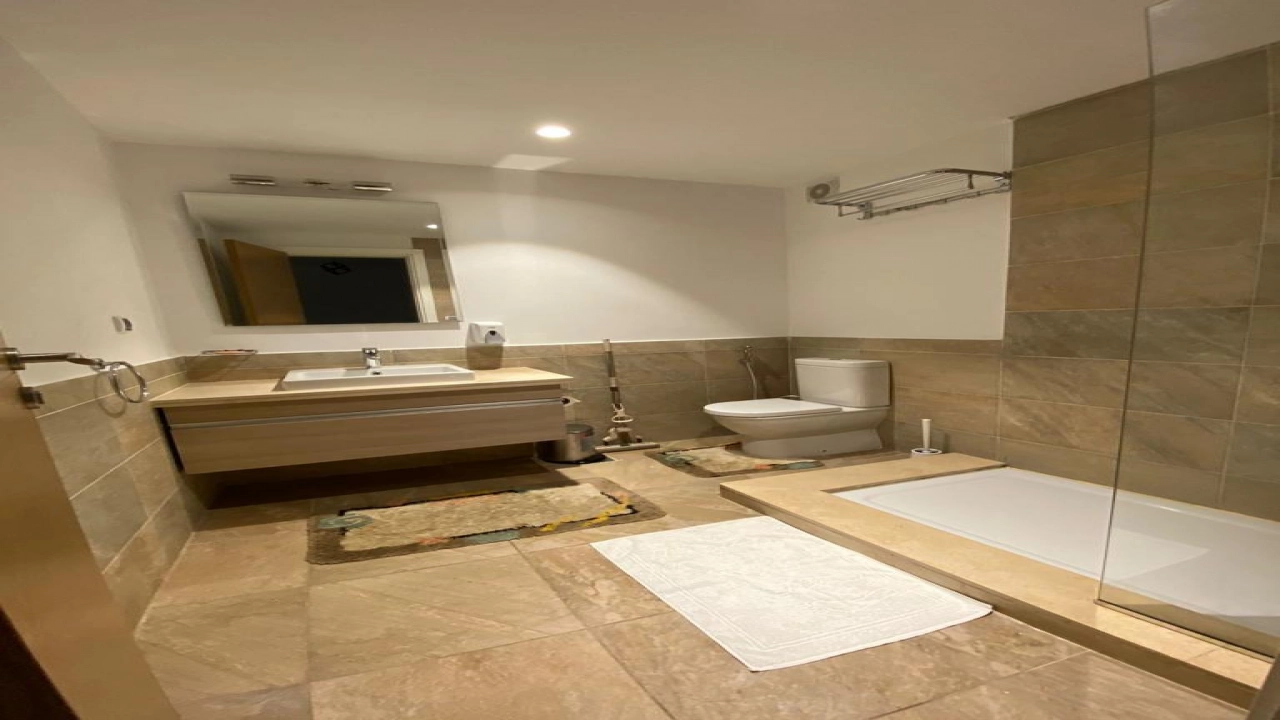 شاليه للايجار في مراسي مارينا ارضي بجاردن 3 غرف