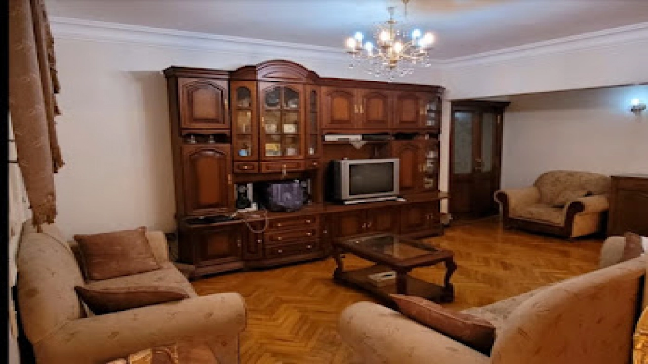 شقة للإيجار في ارقي شوارع الزمالك