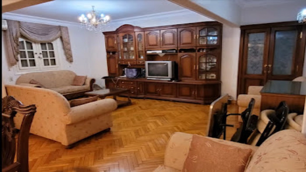 شقة للإيجار في ارقي شوارع الزمالك