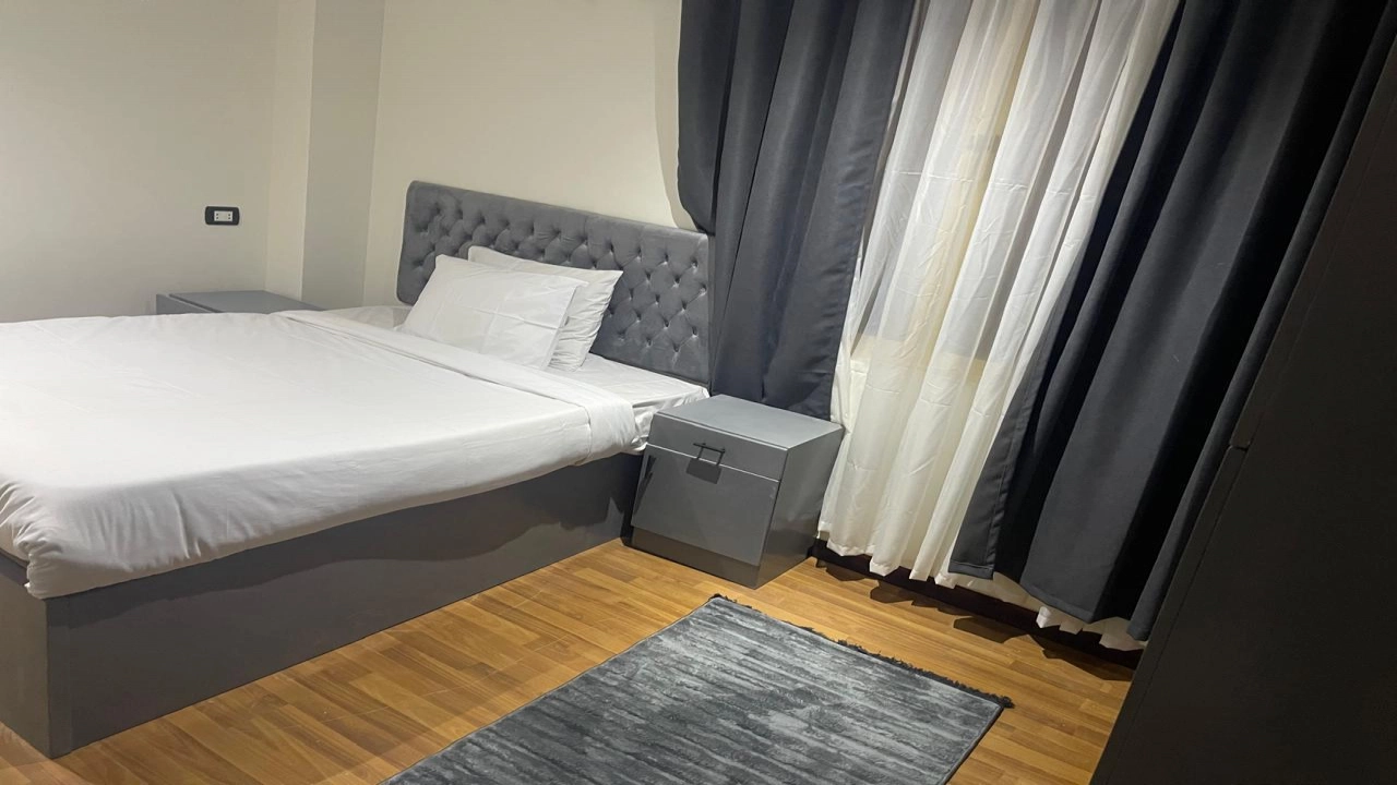 شقة ايجار مفروش في الزمالك  2 غرفة نوم وريسبشن  و 1 حمام ومطبخ