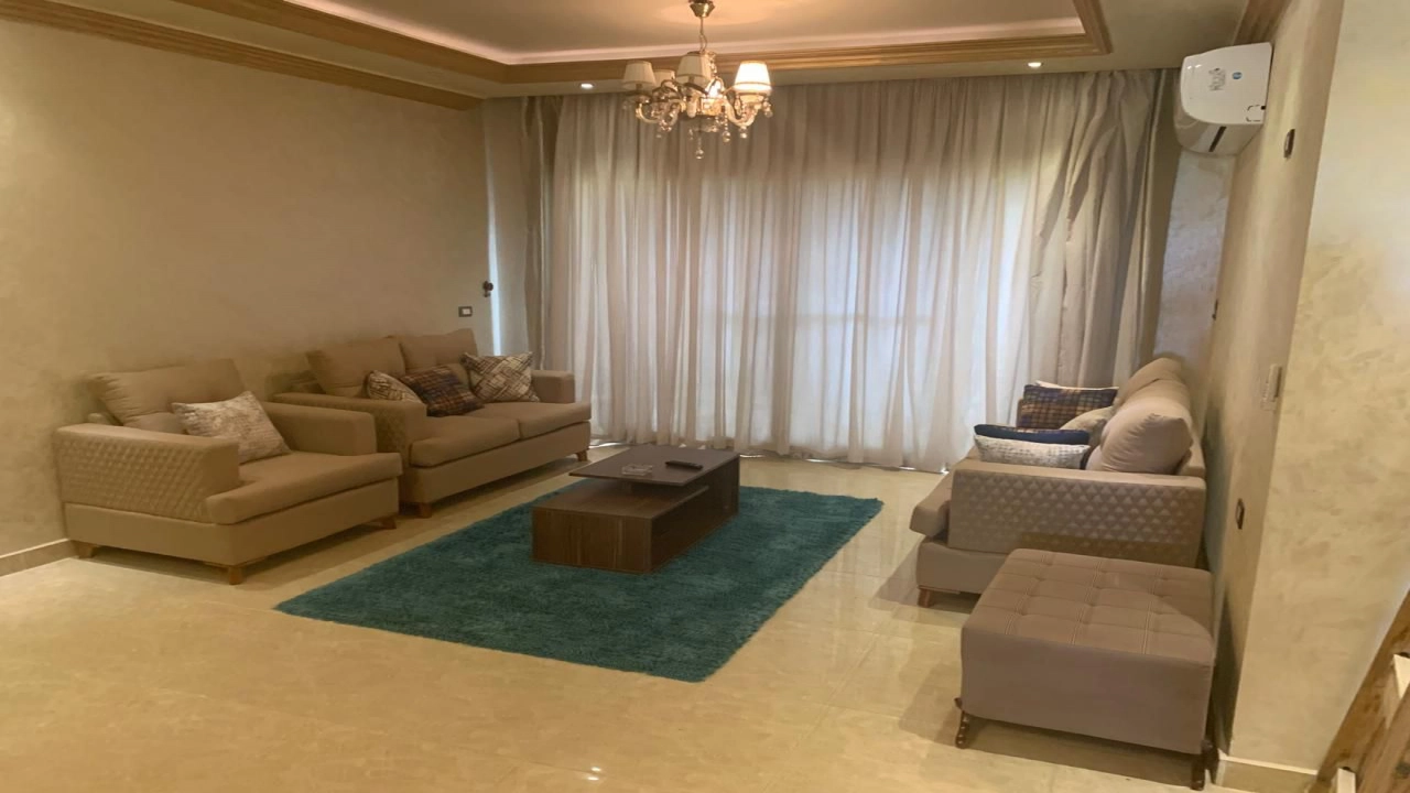 فيلا للايجار في هاسيندا باي ارضي 5غرف