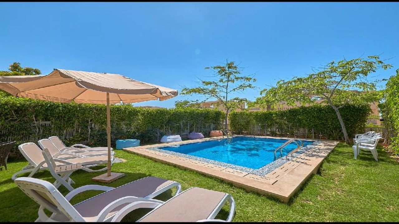 فيلا للايجار في هاسيندا باي ارضي 5غرف