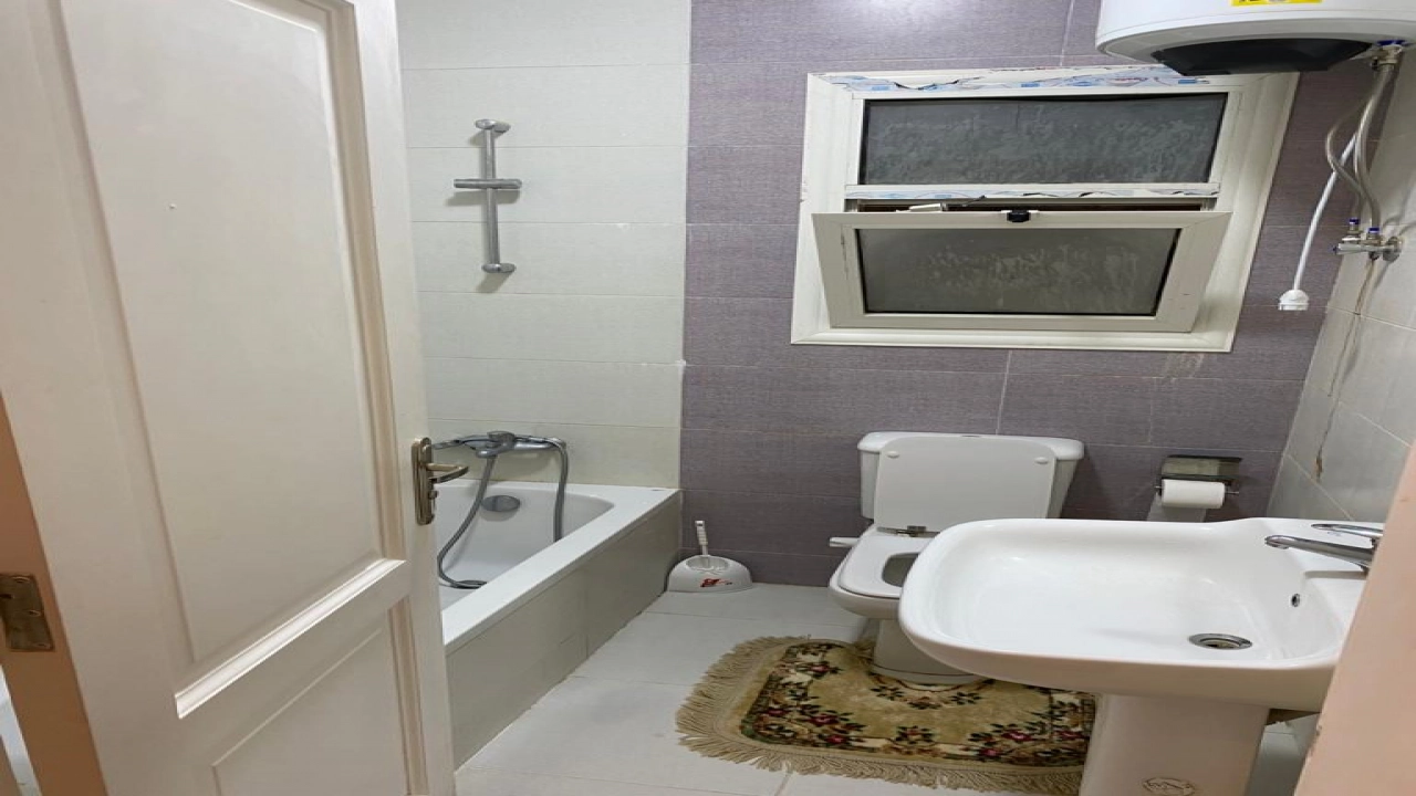 شاليه للايجار في كوان سيزر راس الحكمه ارضي 3غرف