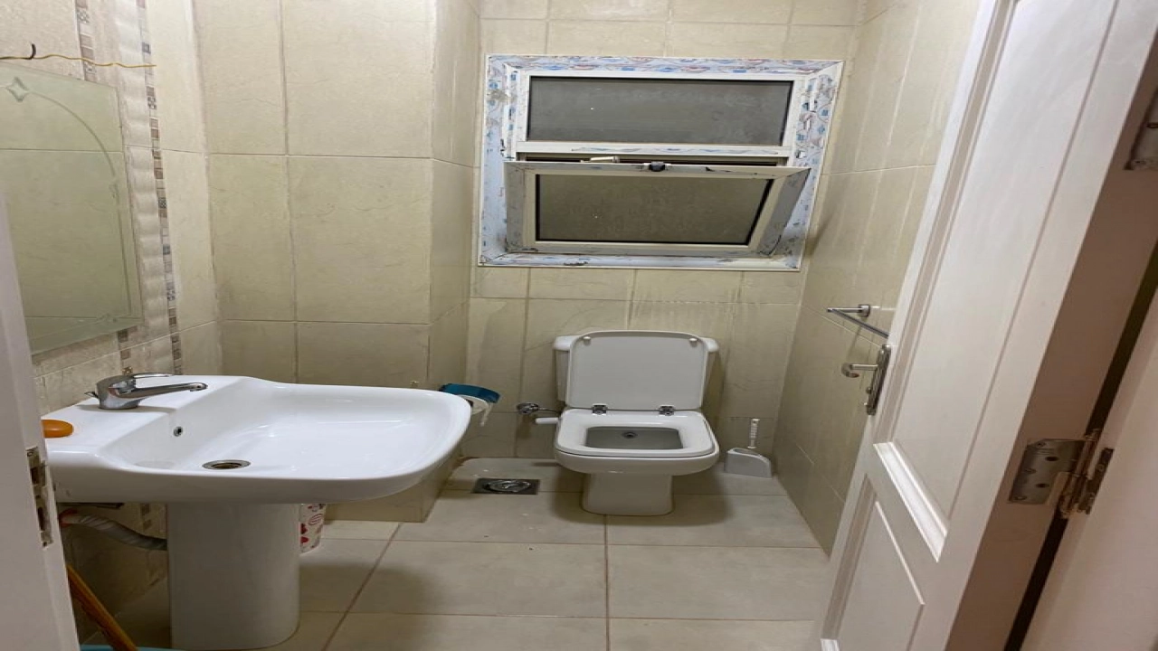 شاليه للايجار في كوان سيزر راس الحكمه ارضي 3غرف