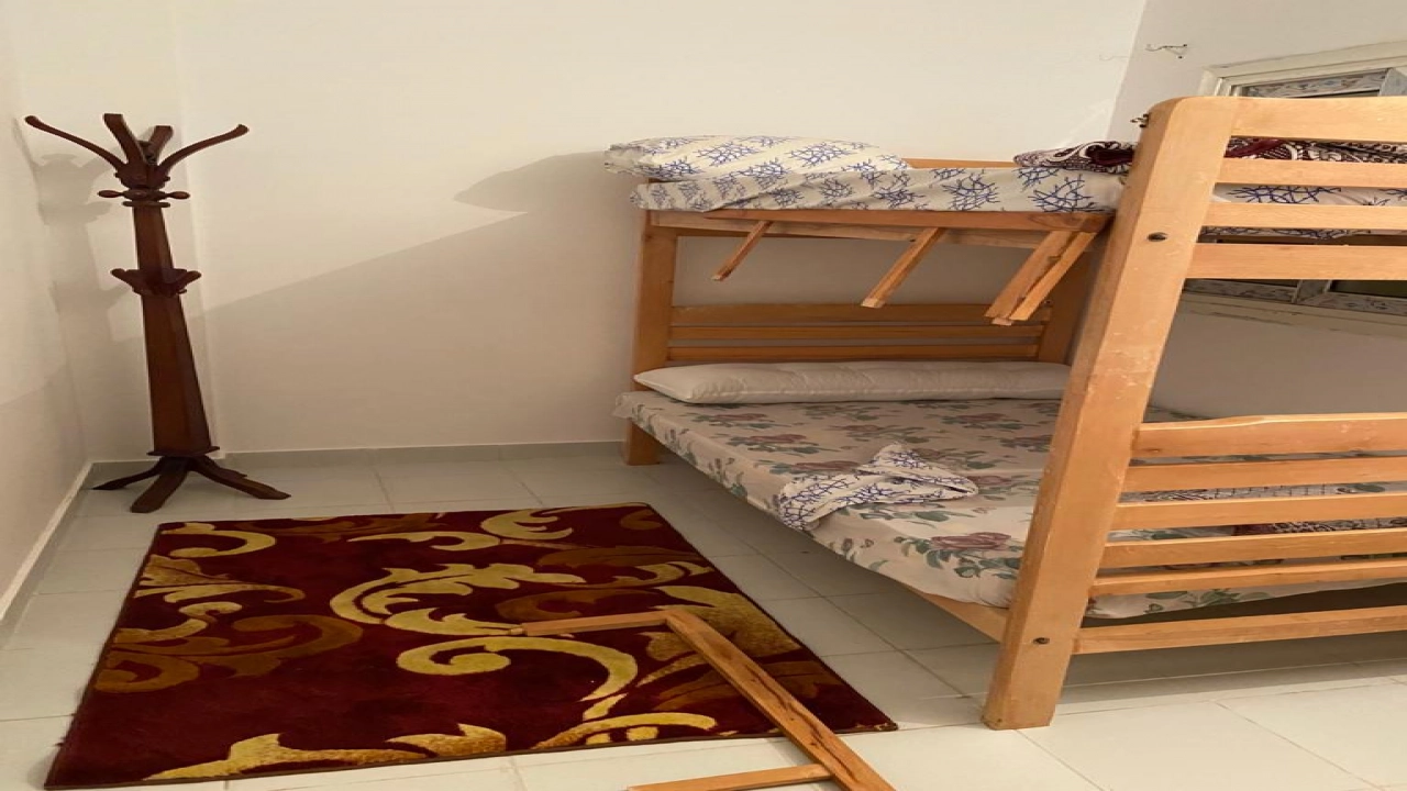 شاليه للايجار في كوان سيزر راس الحكمه ارضي 3غرف