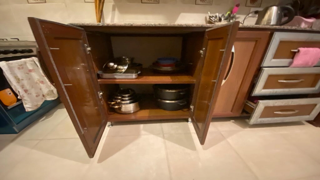 شاليه للايجار في كوان سيزر راس الحكمه ارضي 3غرف