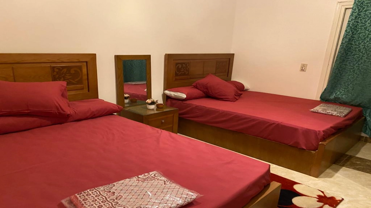 شاليه للايجار في كوان سيزر راس الحكمه ارضي 3غرف