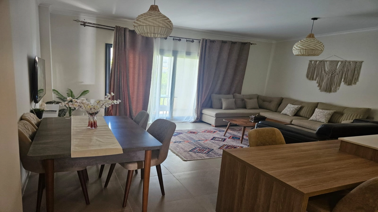 شاليه للايجار في جايا راس الحكمه ارضي بجاردن 3غرف