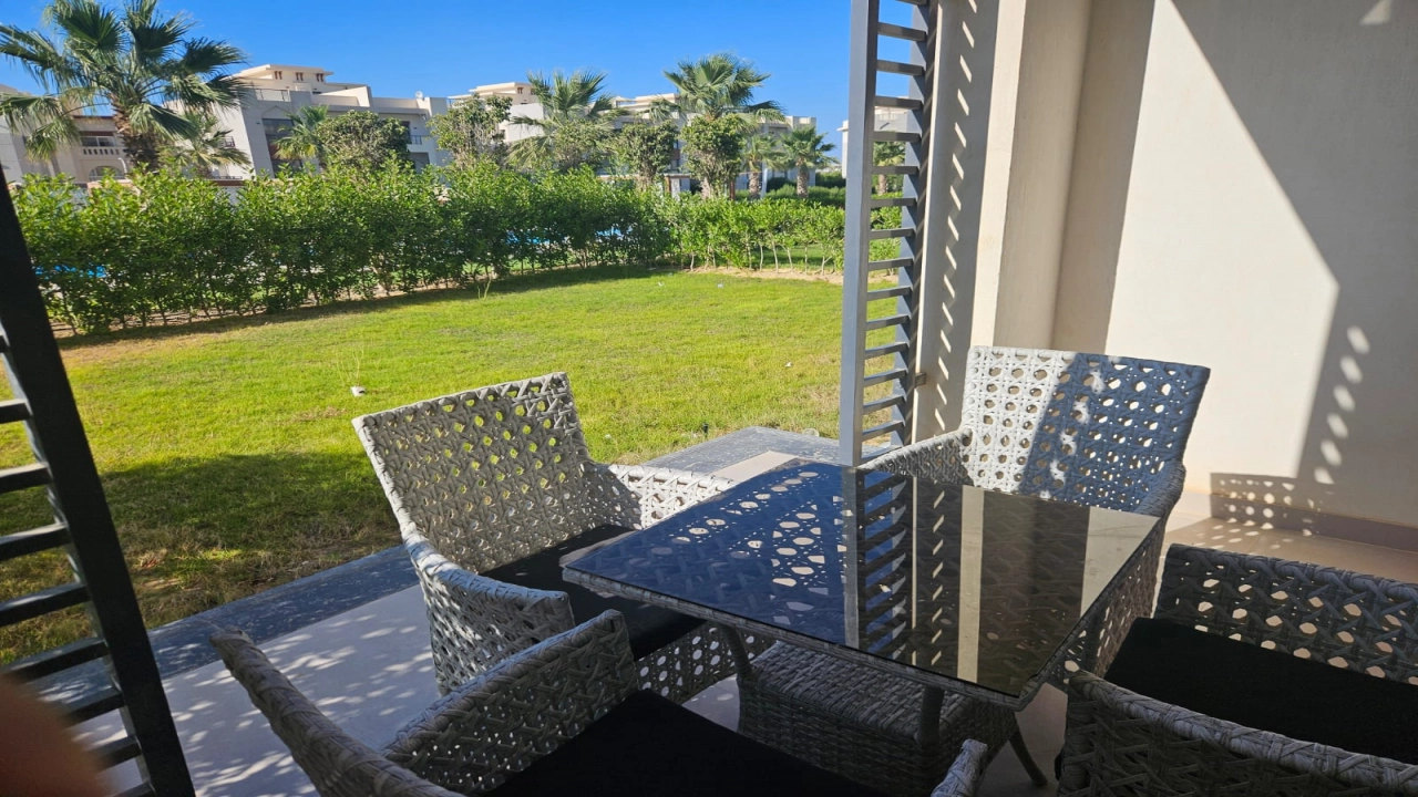 شاليه للايجار في جايا راس الحكمه ارضي بجاردن 3غرف