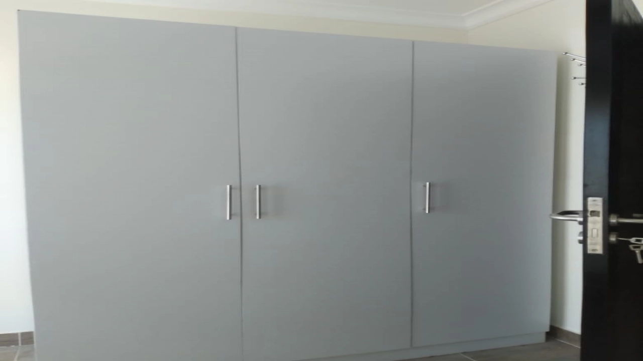 فيلا دوبلكس للايجار في تلال الساحل ارضي بجاردن 4غرف