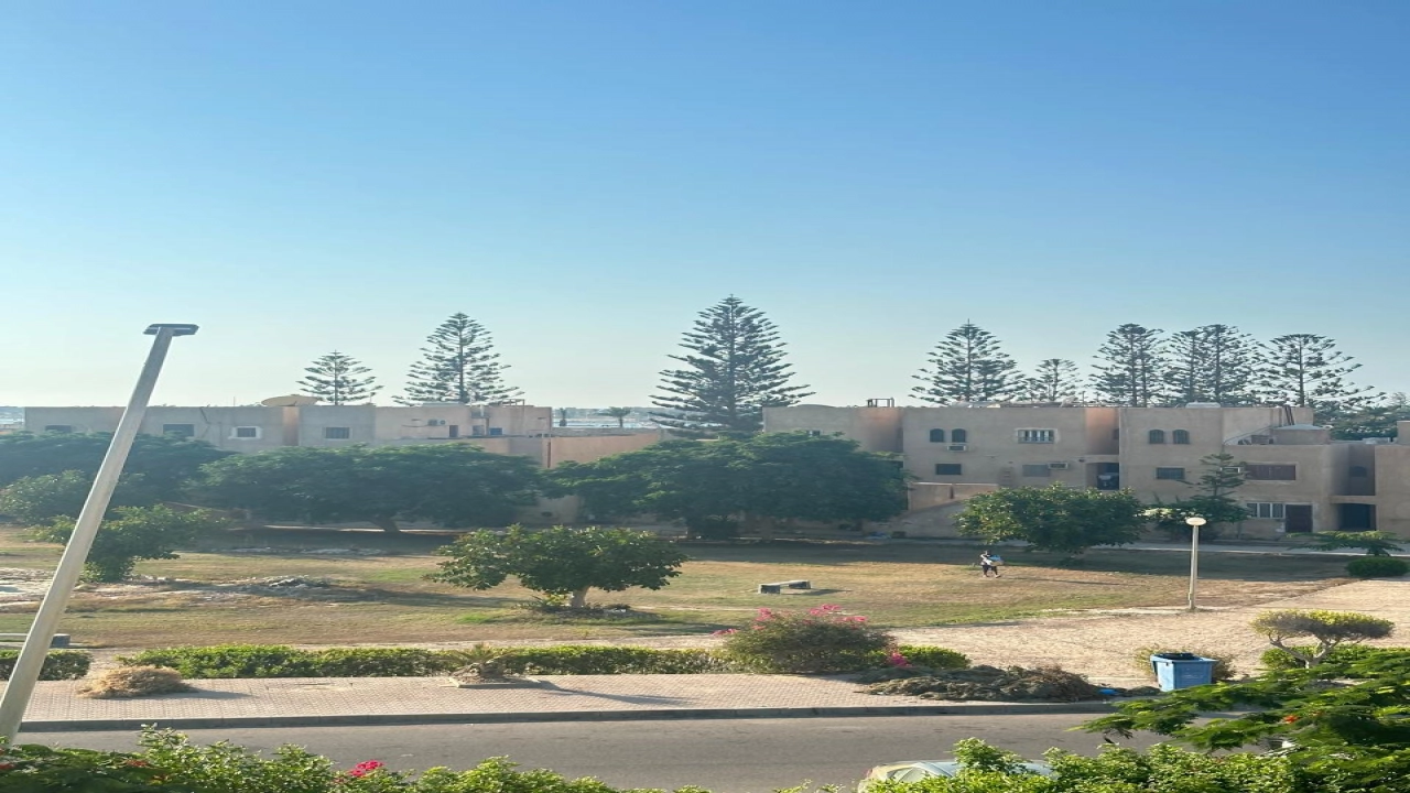 ( شاليه للايجار) مارينا ٢ بالساحل الشمالي (٣ صف بحيرة)