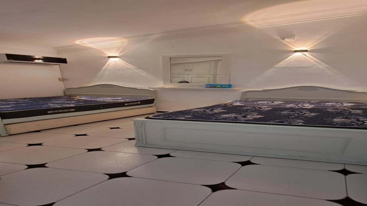 (شاليه  للايجار) بالمنطقه السادسه ياقوته بوابه 1 مارينا