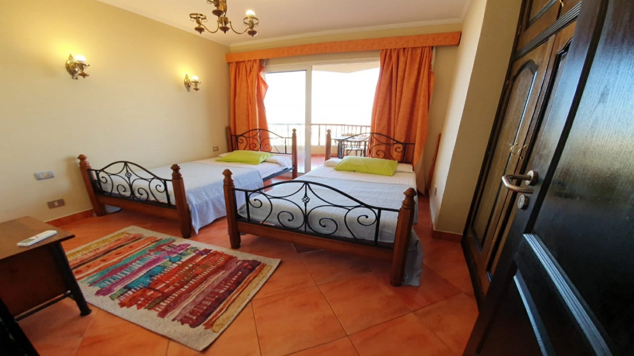 شالية للبيع فى بورتو مارينا ( الساحل الشمالى )