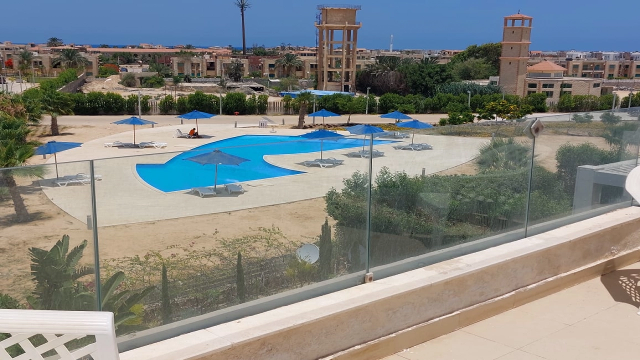 (2شاليه للايجار ) قريه غزاله الوادي القريه الي بعد تلال الكيلو 142