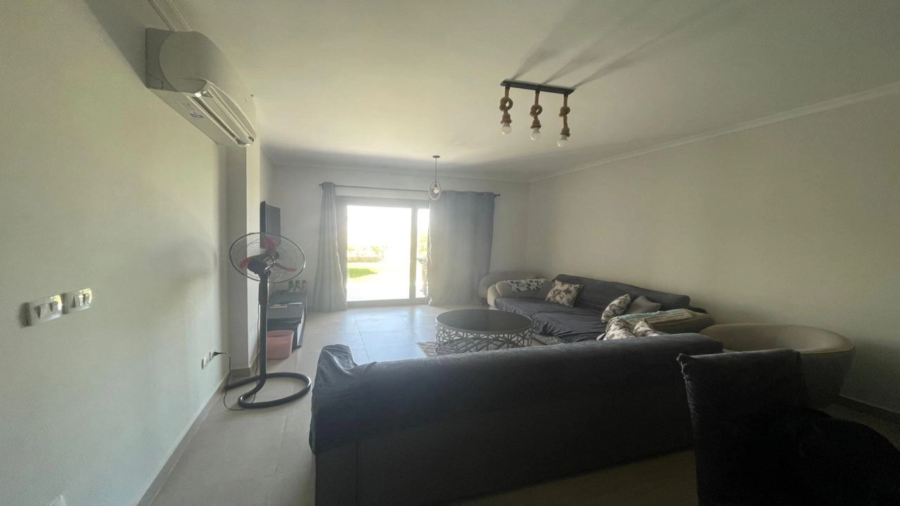 شاليه للايجار في جايا راس الحكمه ارضي بجاردن غرفتين