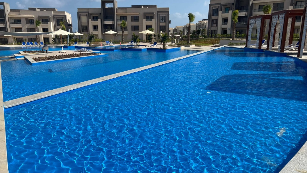 شاليه للايجار في جايا راس الحكمة ارضي بجاردن غرفتين