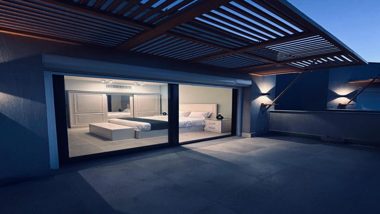 فيلا للايجار في بلايا راس الحكمة ارضي 4غرف