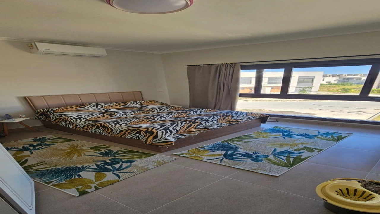 فيلا توين للايجار في جايا راس الحكمة ارضي بجاردن 6غرف