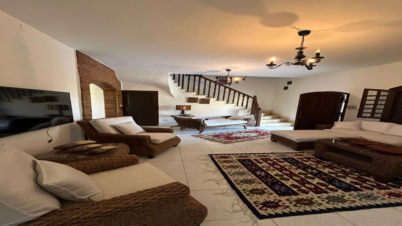 فيلا في الساحل الشمالي_ للايجار_ بمارينا 5 3غرف