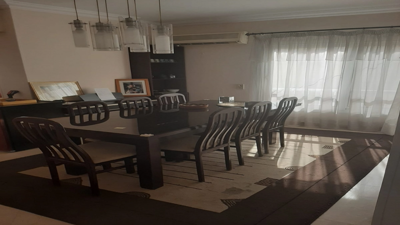 شقة مفروشة للايجار في الزمالك  3 غرف نوم وريسبشن 3 قطع و3 حمام ومطبخ