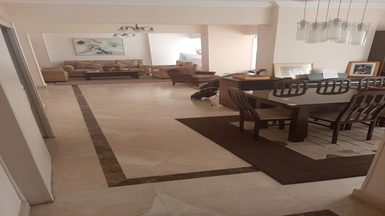 شقة مفروشة للايجار في الزمالك  3 غرف نوم وريسبشن 3 قطع و3 حمام ومطبخ