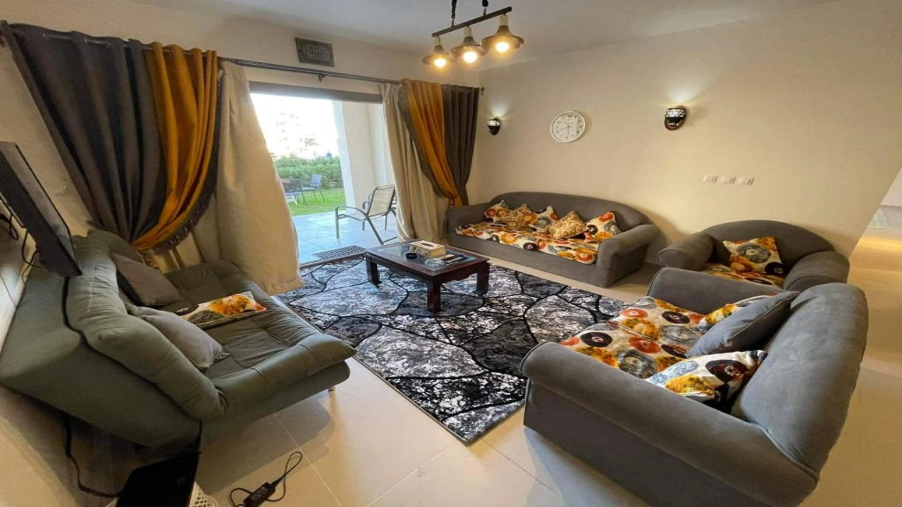 شاليه للايجار في مراسي ماريناارضي بجاردن غرفتين