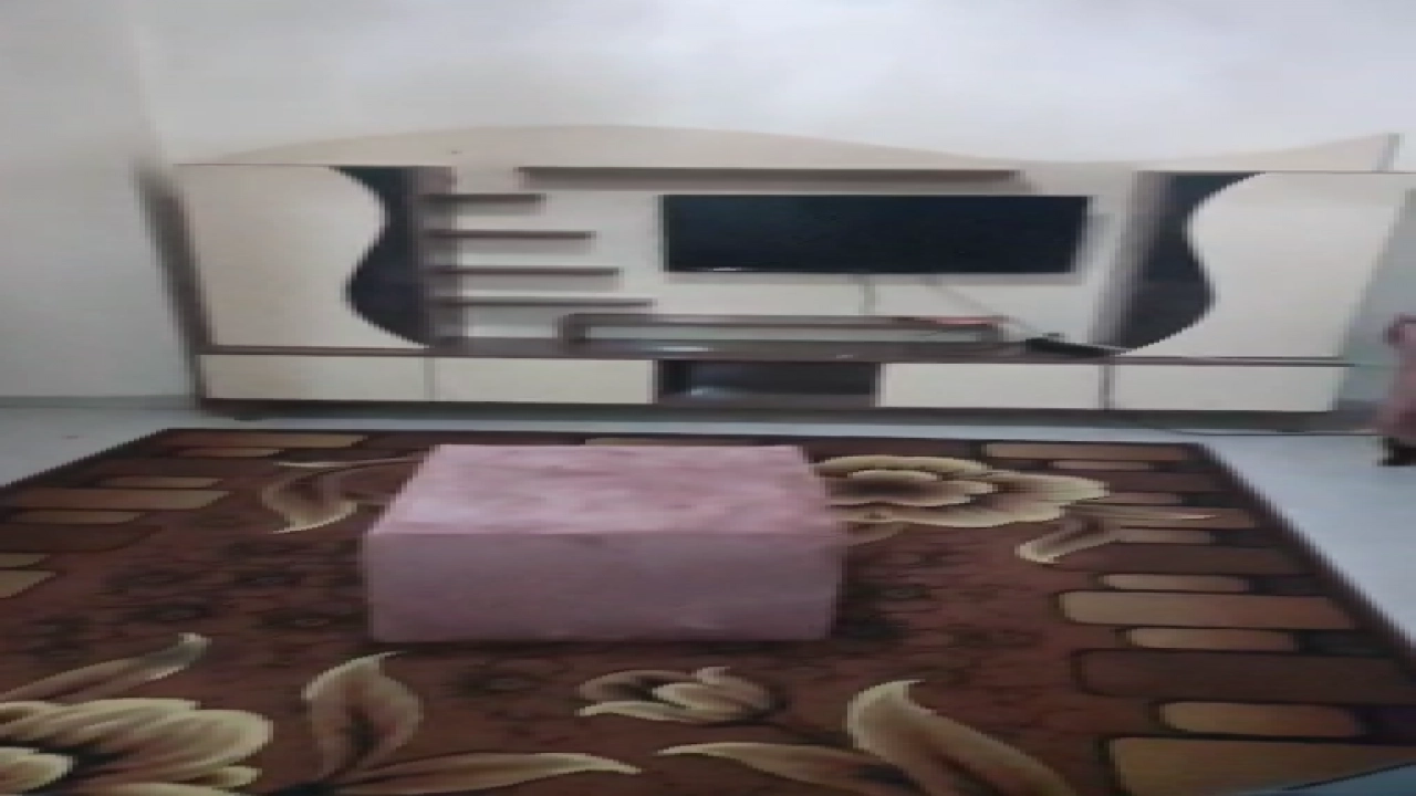 شقة  مفروشة للبيع مكونة من 3 غرف نوم و 2 حمام وصاله ومطبخ