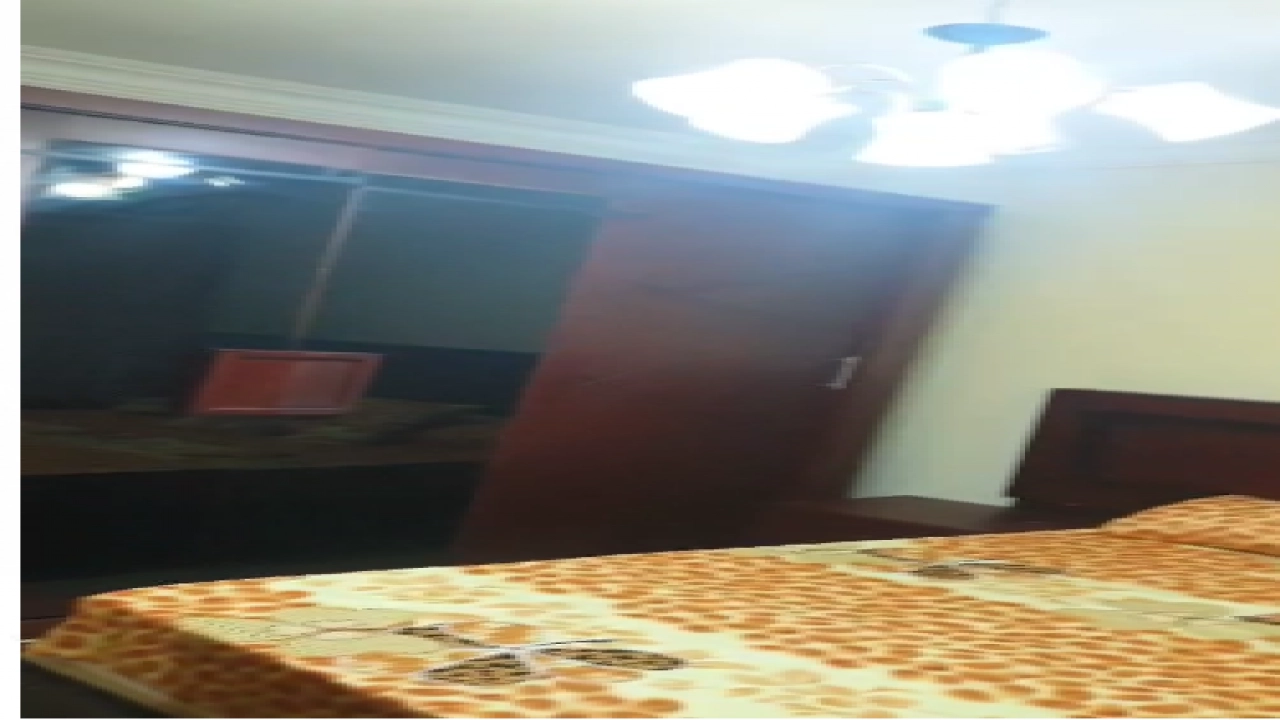 شقة  مفروشة للبيع مكونة من 3 غرف نوم و 2 حمام وصاله ومطبخ