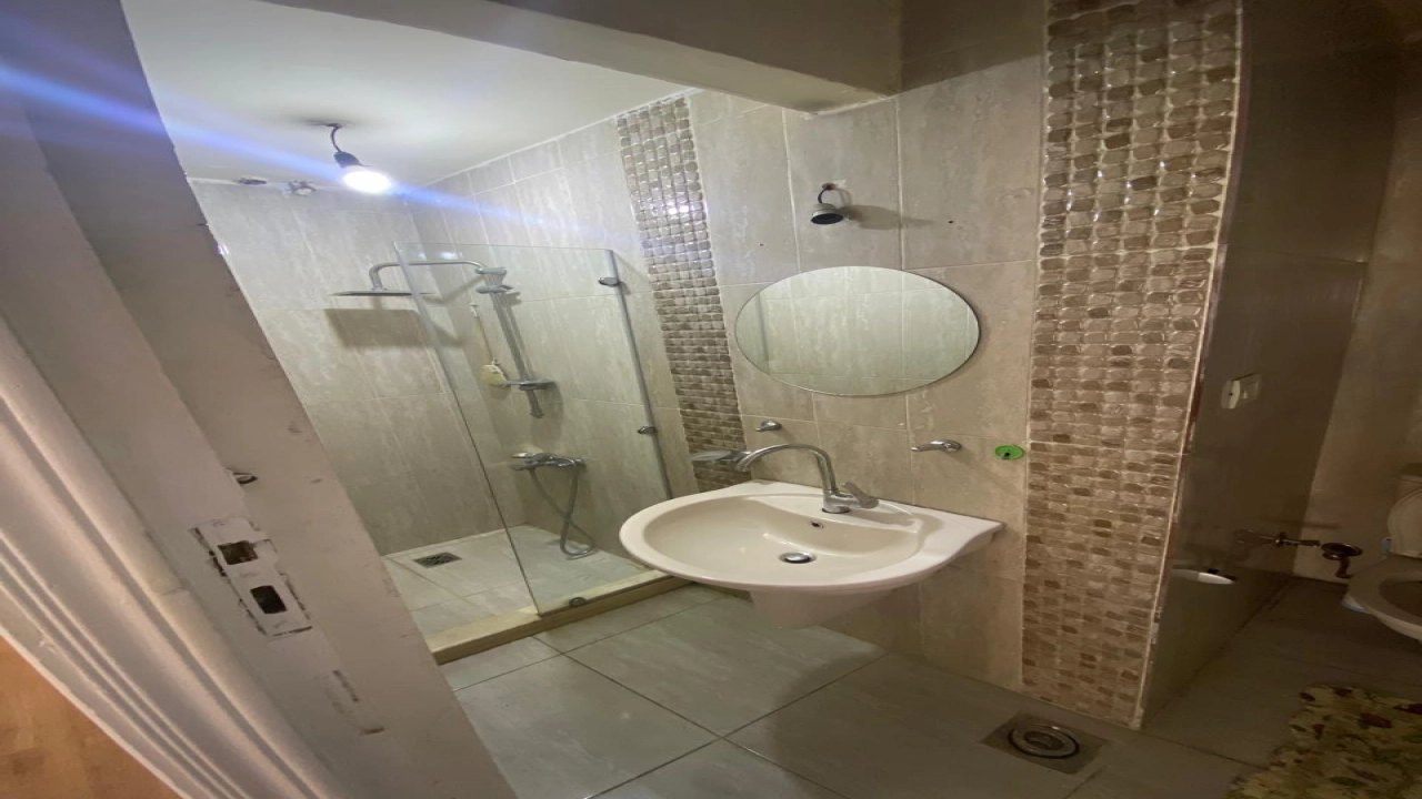 استديو مفروش للايجار بارقي مكان في الزمالك  اطلالة علي النيل قريب من كل الخدمات