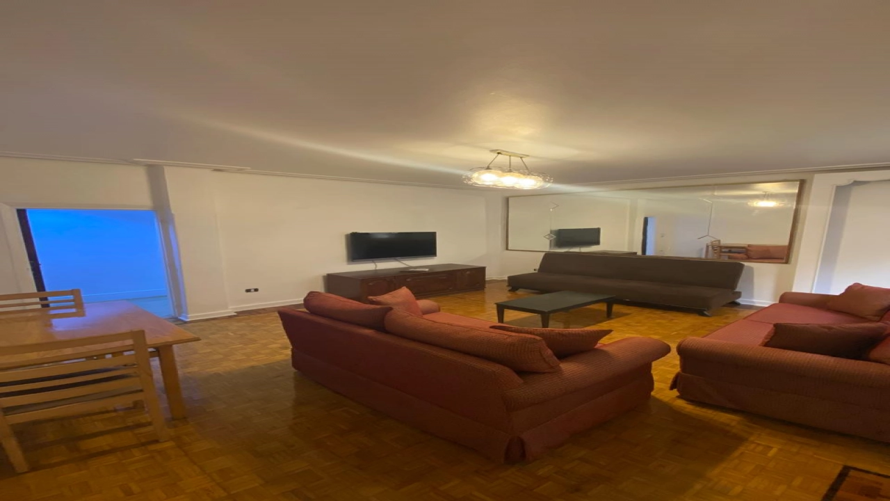 استديو مفروش للايجار بارقي مكان في الزمالك  اطلالة علي النيل قريب من كل الخدمات