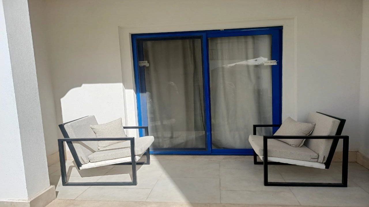 شاليه للايجار في مراسي جريك ارضي بجاردن 2 غرفه