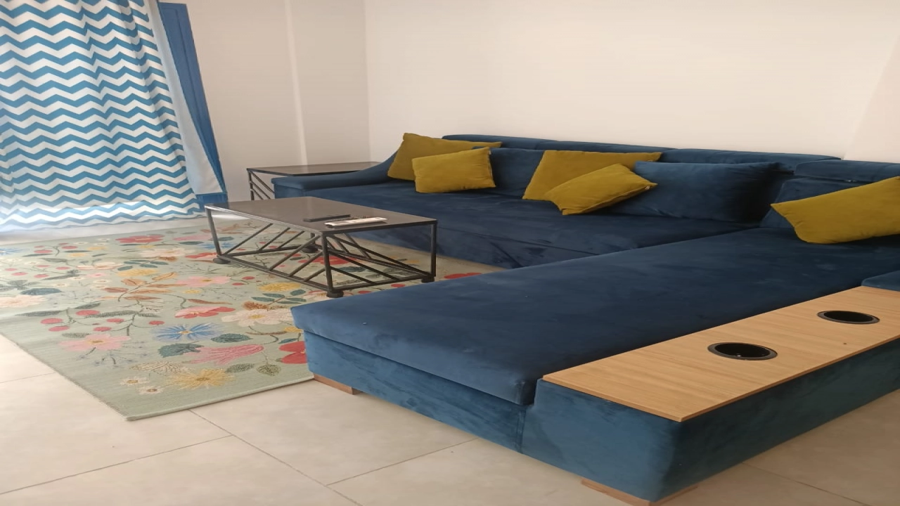 شاليه للايجار في مراسي جريك ارضي بجاردن 2 غرفه