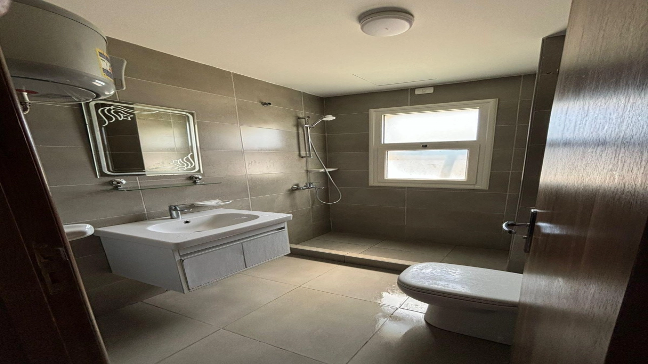 شالية للايجار3  نوم اراضي بحديقة في قرية امواج الساحل الشمالي