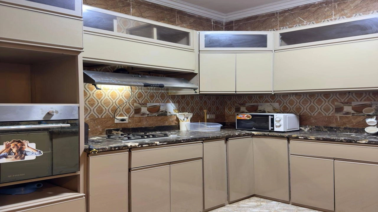 شقه للايجار المفروش  بالشيخ زايد