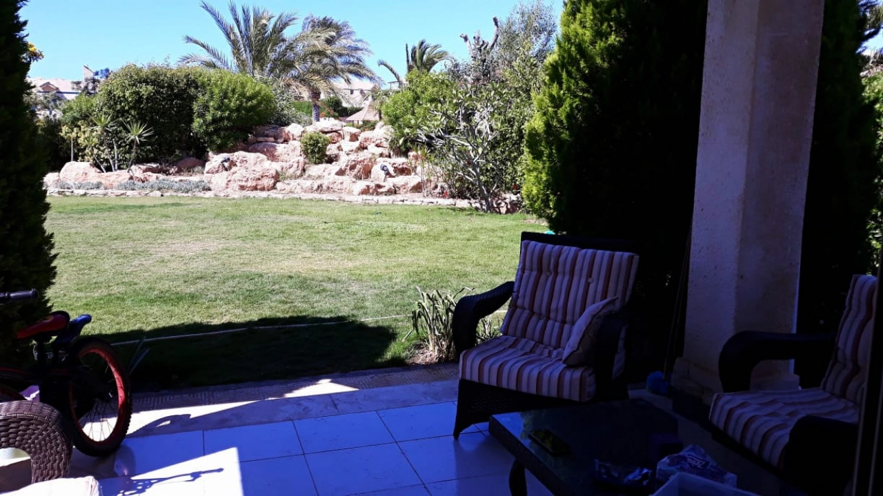 شاليه للايجار بقريه مينا غرفتين