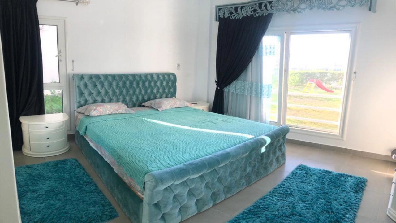 شالية للايجار3 نوم ارضي بحديقة في قرية امواج الساحل الشمالي