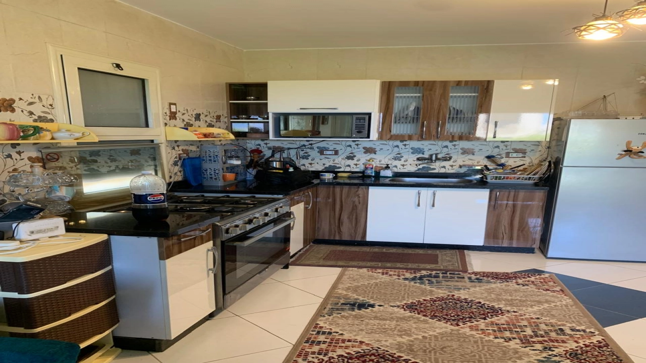 شاليه للايجار في قريه مينا4 3 غرف ارضي بجاردن