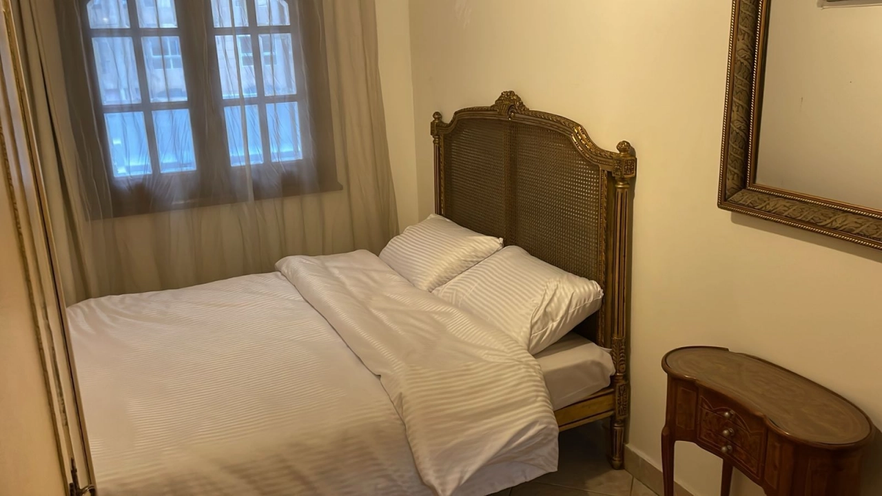 شقة مفروشة للإيجار برووف في الدقي