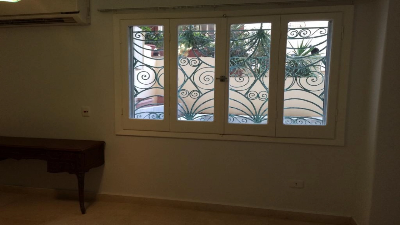 شقة قانون جديد للإيجار تصلح إداري أو سكني - دور أرضي مدخل خاص