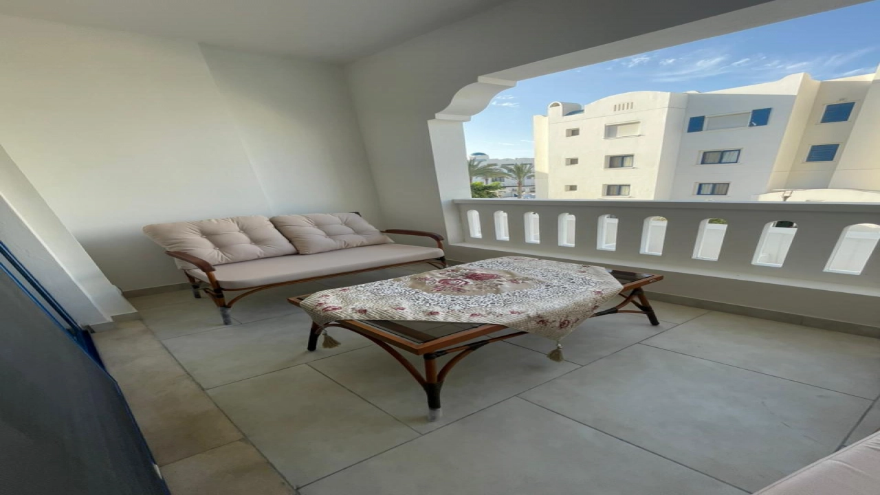 استديو للايجار في مراسي جريك