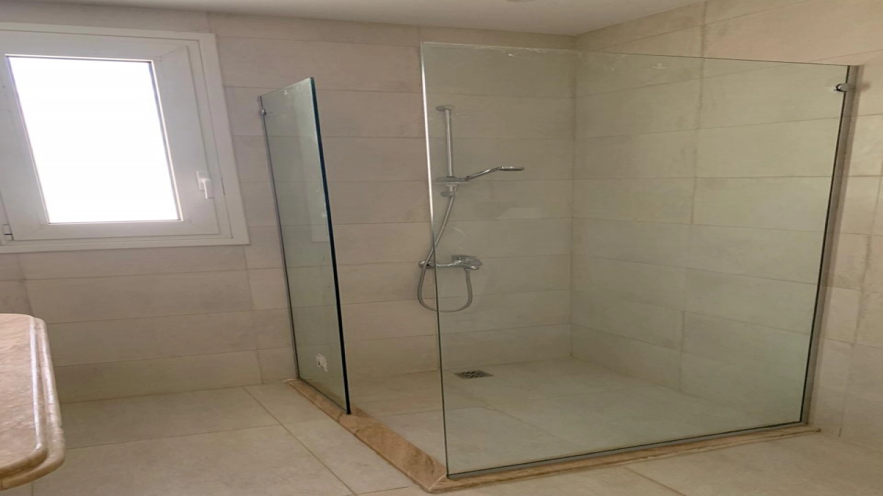 فيلا للإيجار في قرية  سيشل الساحل الشمالي 5 غرف