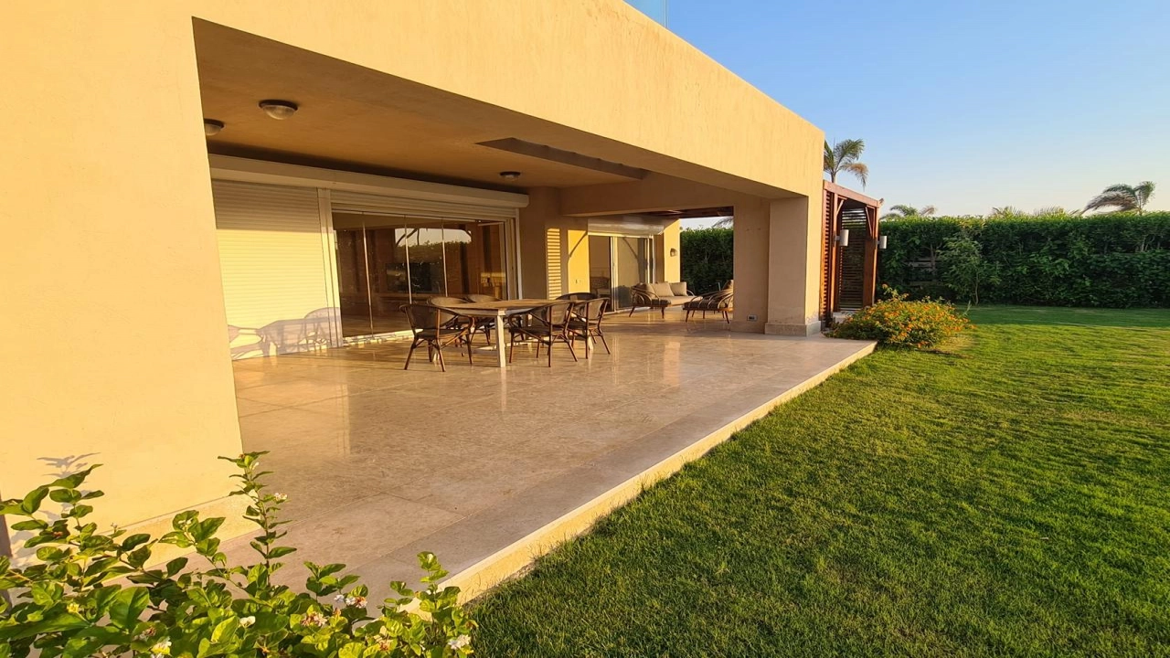 فيلا للايجار صف اول لاجون 5 غرف في هاسيندا باي