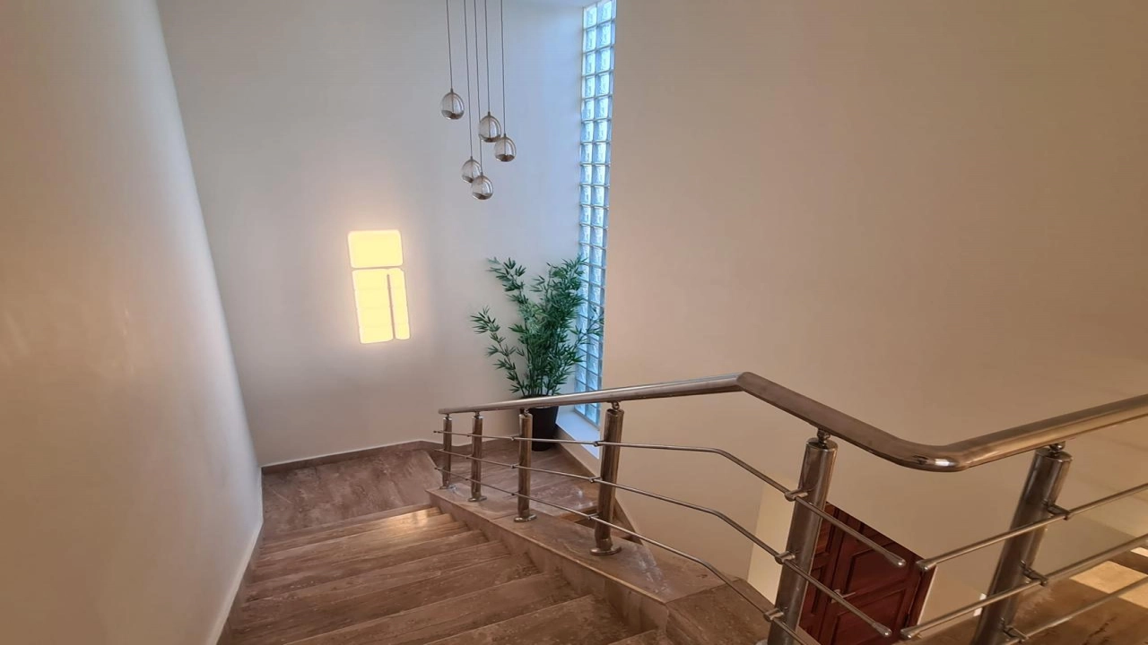 فيلا للايجار صف اول لاجون 5 غرف في هاسيندا باي