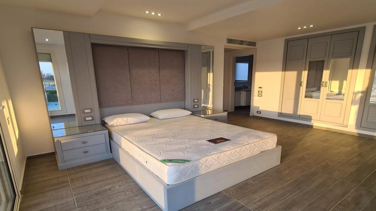 فيلا للايجار صف اول لاجون 5 غرف في هاسيندا باي