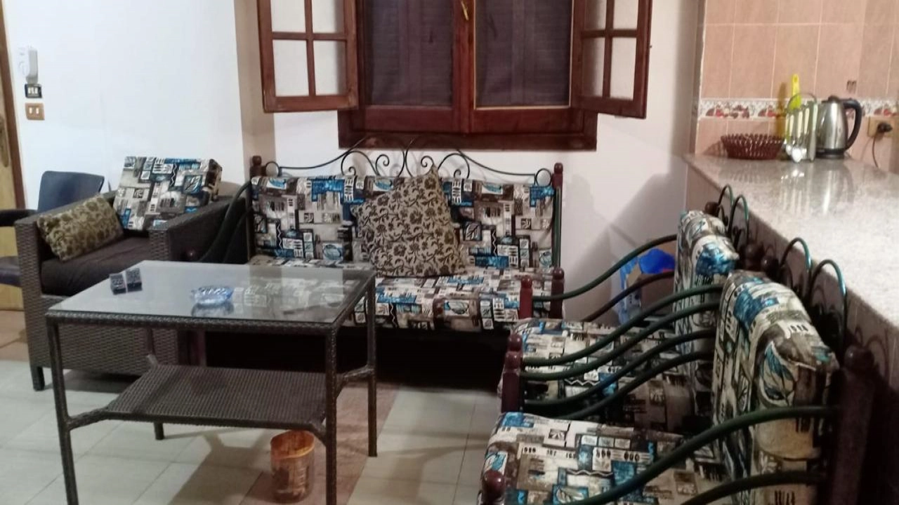 شاليه للايجار في قريه اللوتس الساحل الشمالي الدور الارضي غرفتين