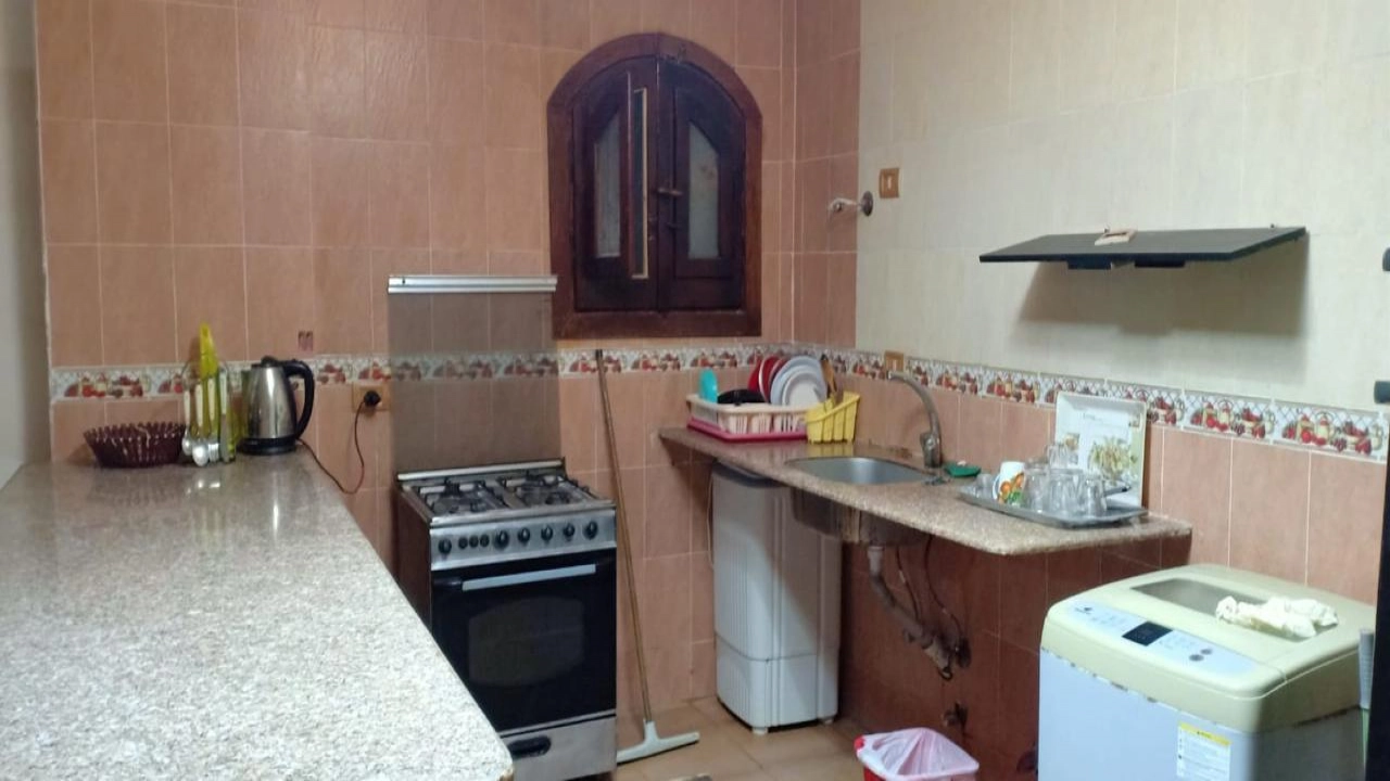 شاليه للايجار في قريه اللوتس الساحل الشمالي الدور الارضي غرفتين