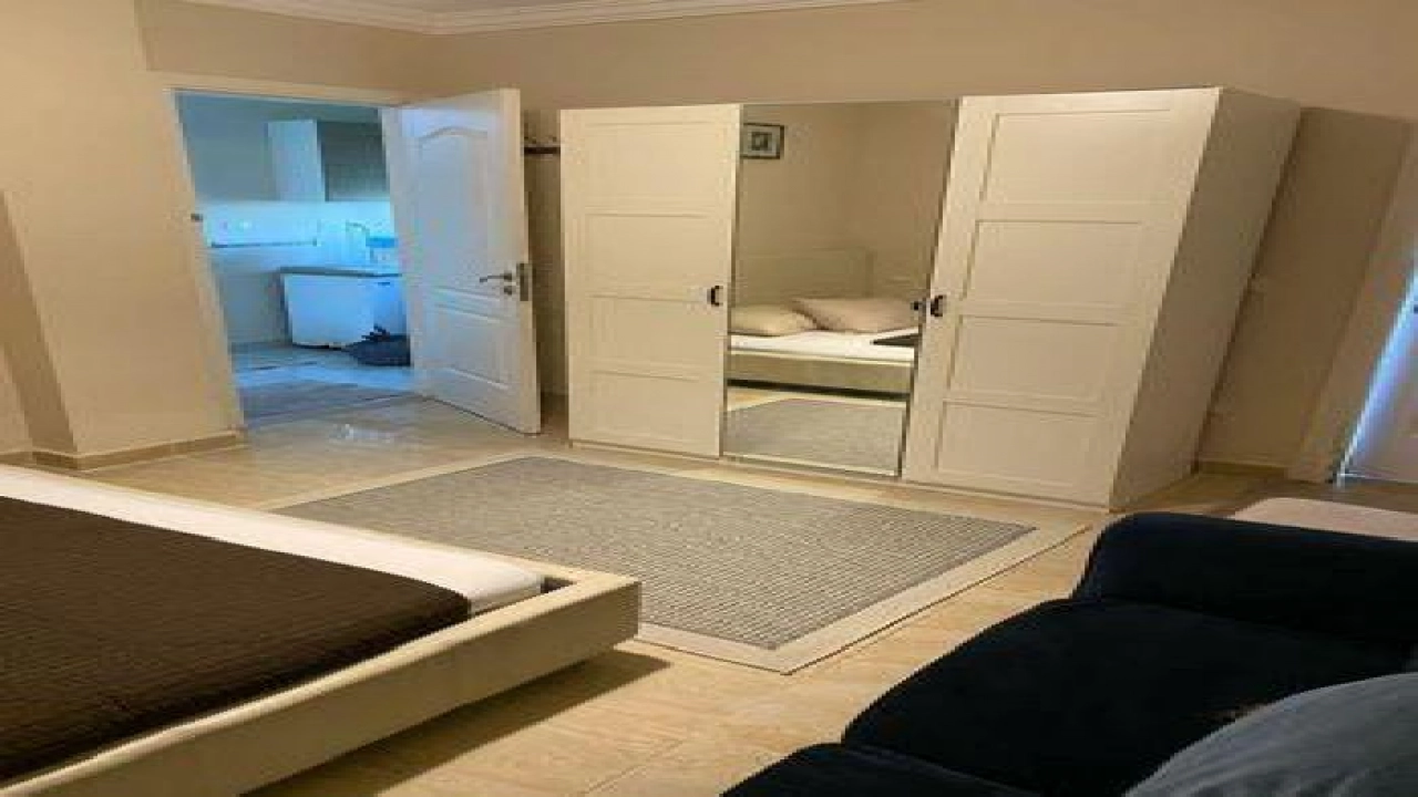 فيلا للإيجار في قرية مارسيليا بيتش 4