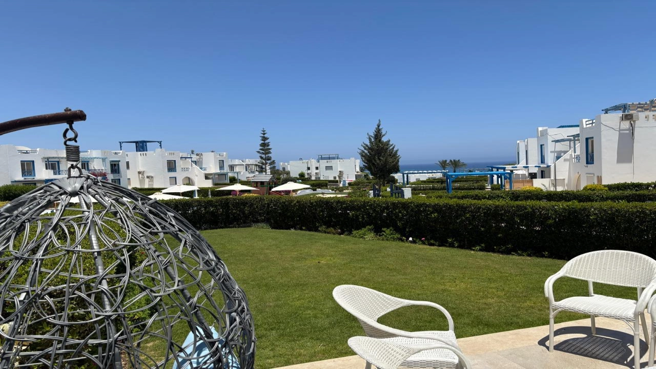 شاليه للايجار ارضي بجاردن 3 غرف بماونتن فيو الساحل الشمالي