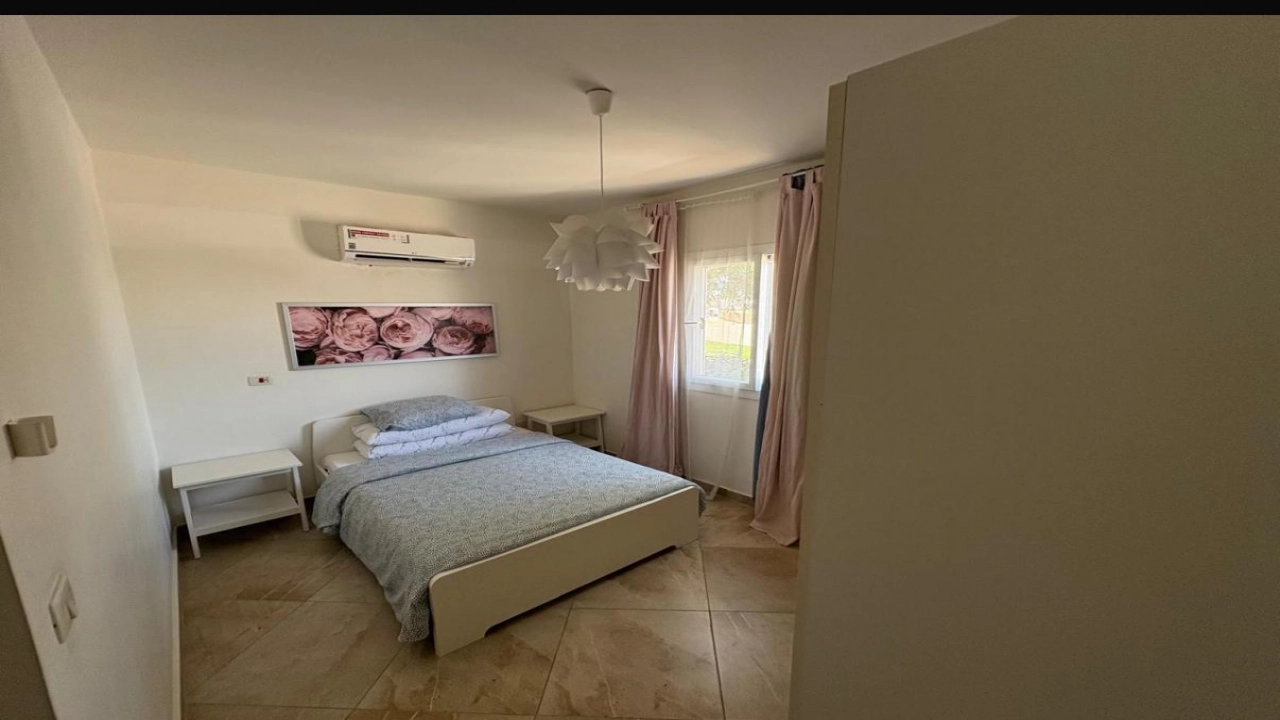 شاليه للايجار ارضي بجاردن 3 غرف بماونتن فيو الساحل الشمالي